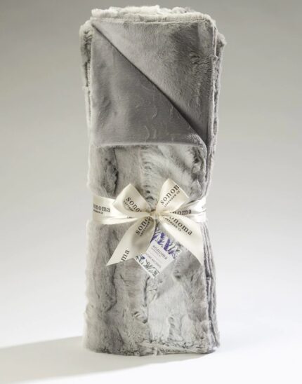 Ultrasoft cuddle throw